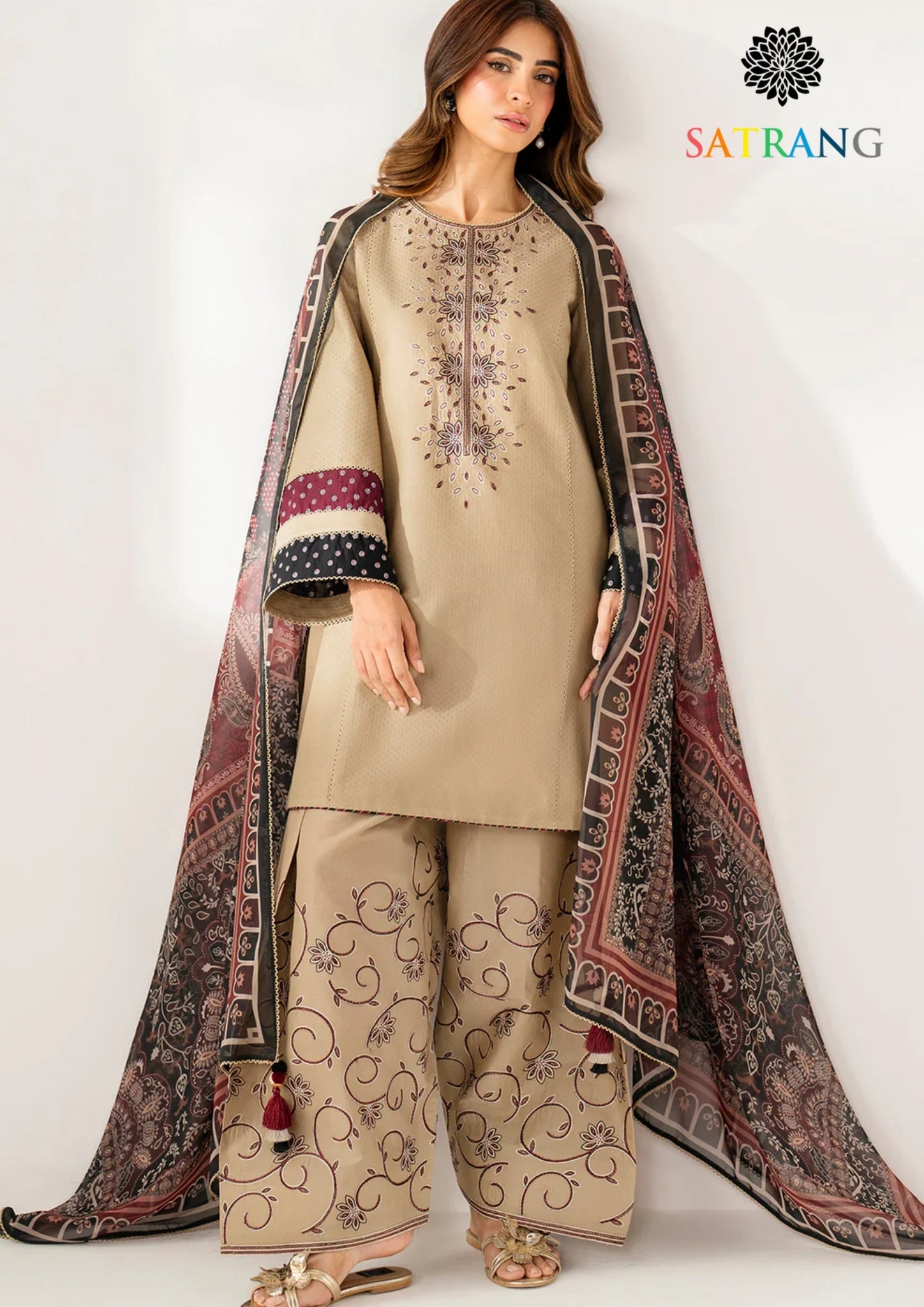 Winter Unstitched 3PCs Embroidered Dhanak Dress With Digital Printed Karandi Shawl SR-609