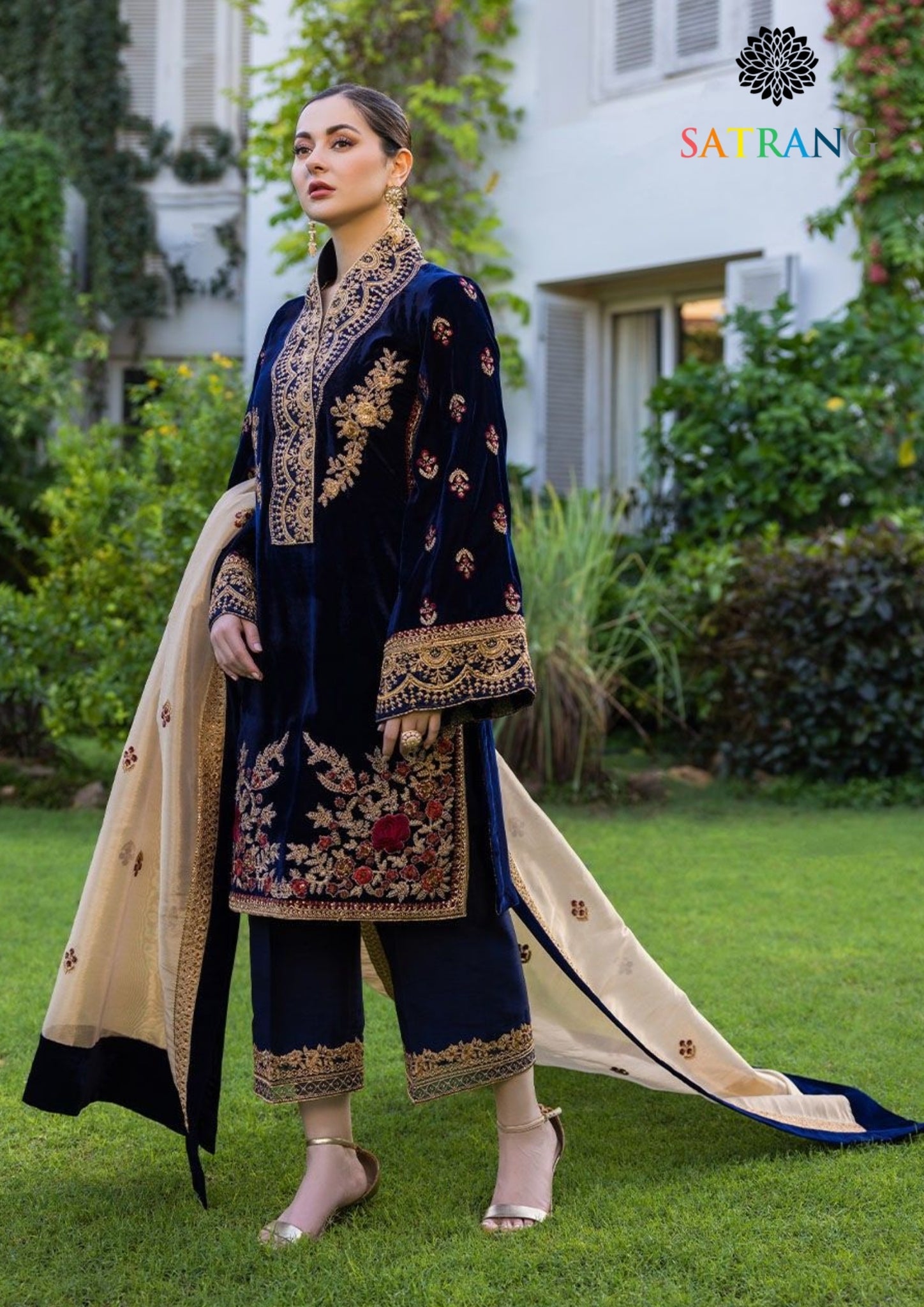 Winter Unstitched 3PCs Embroidered Velvet Dress With Organza Embroidered Dupatta SR-622