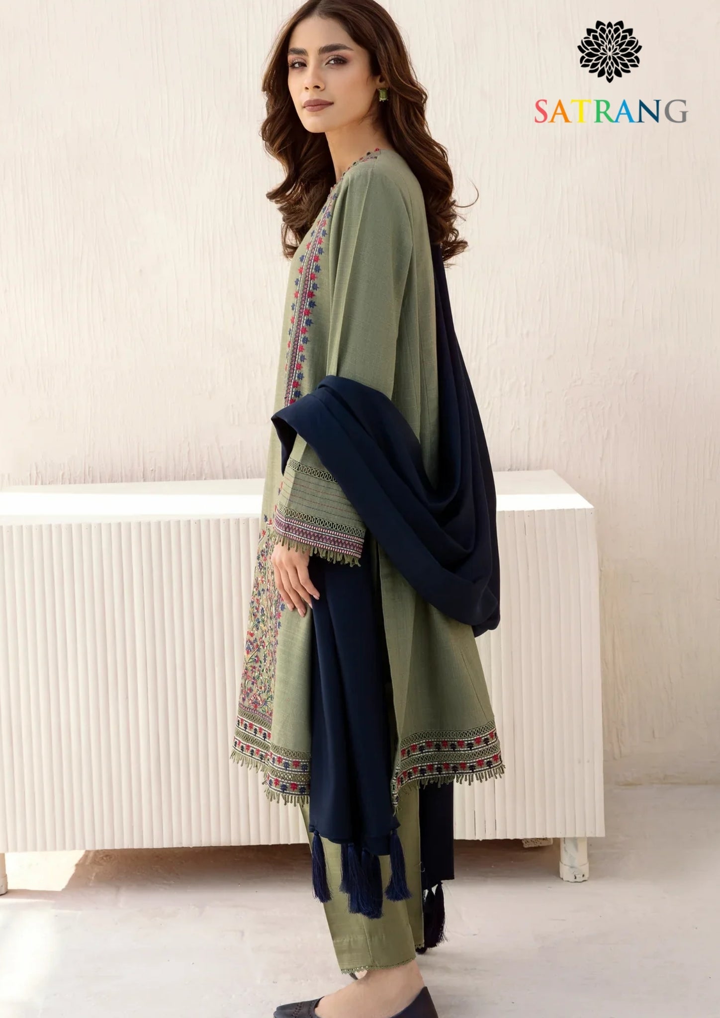 Winter Unstitched 3PCs Embroidered Khaddar Dress With Bambal Shawl SR-633
