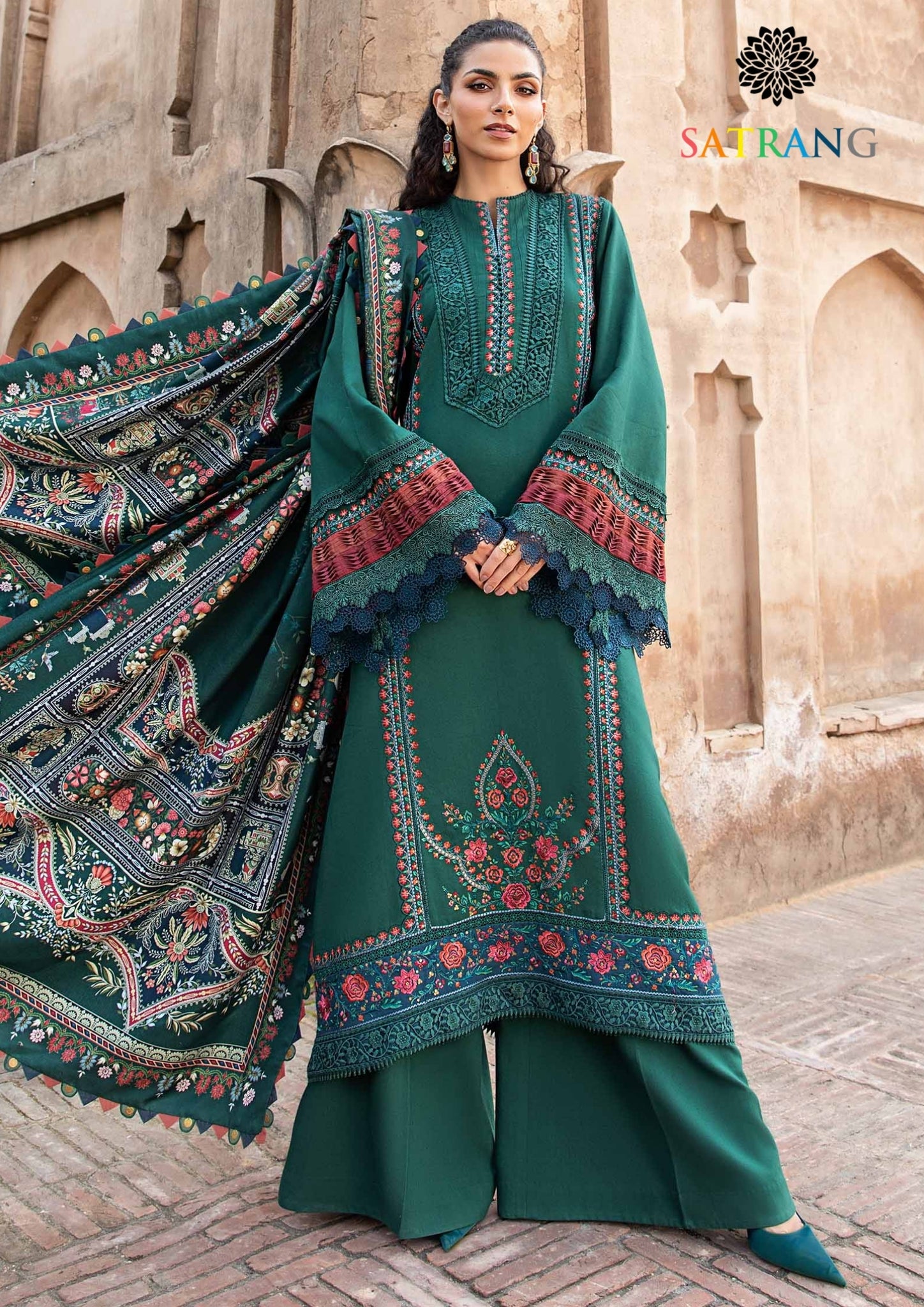 Winter Unstitched 3PCs Heavy Embroidered Dhanak Dress With Digital Printed Karandi Shawl SR-635