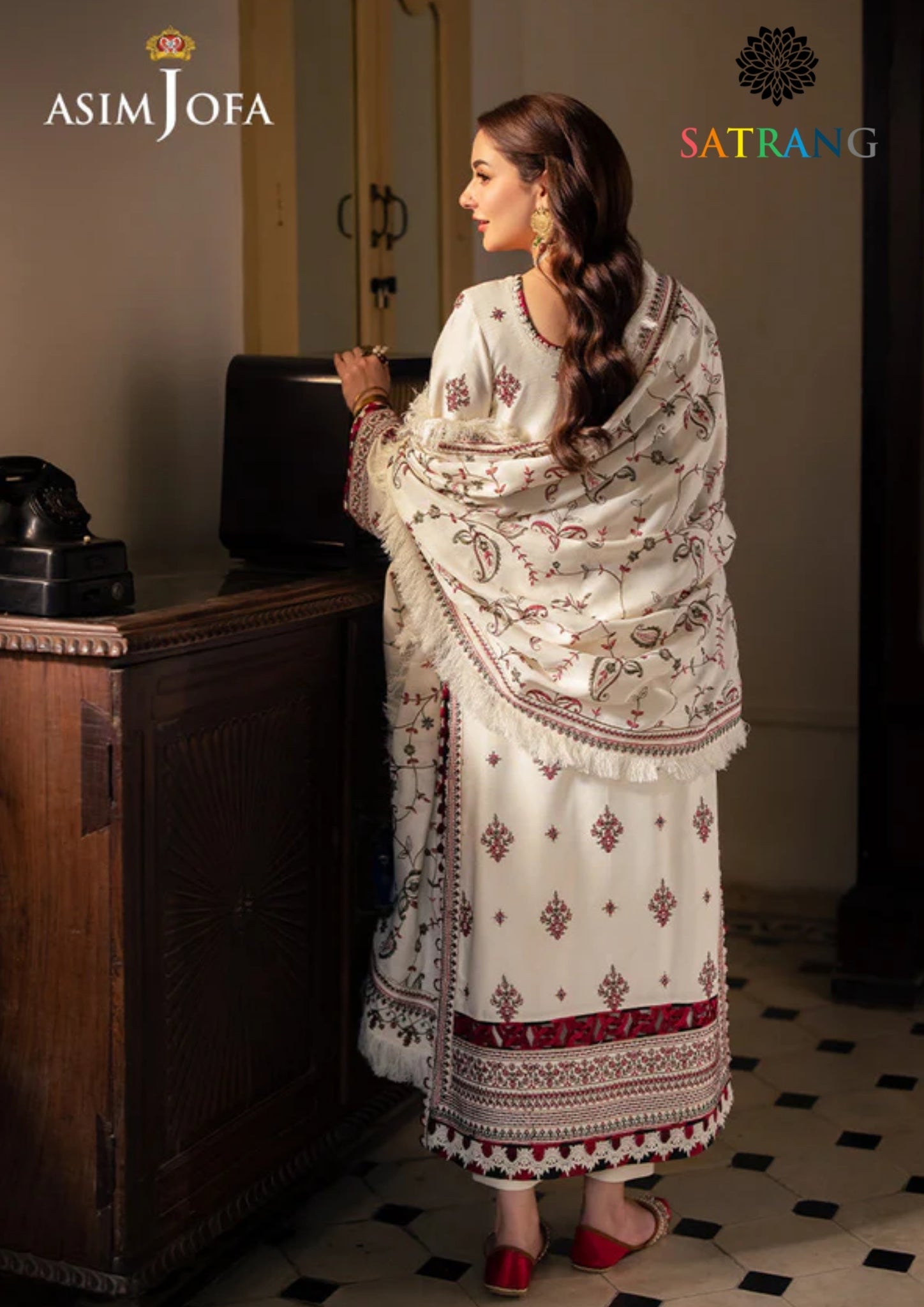 Winter Unstitched 3PCs Heavy Embroidered Dhanak Dress With Heavy Embroidered Shawl SR-656
