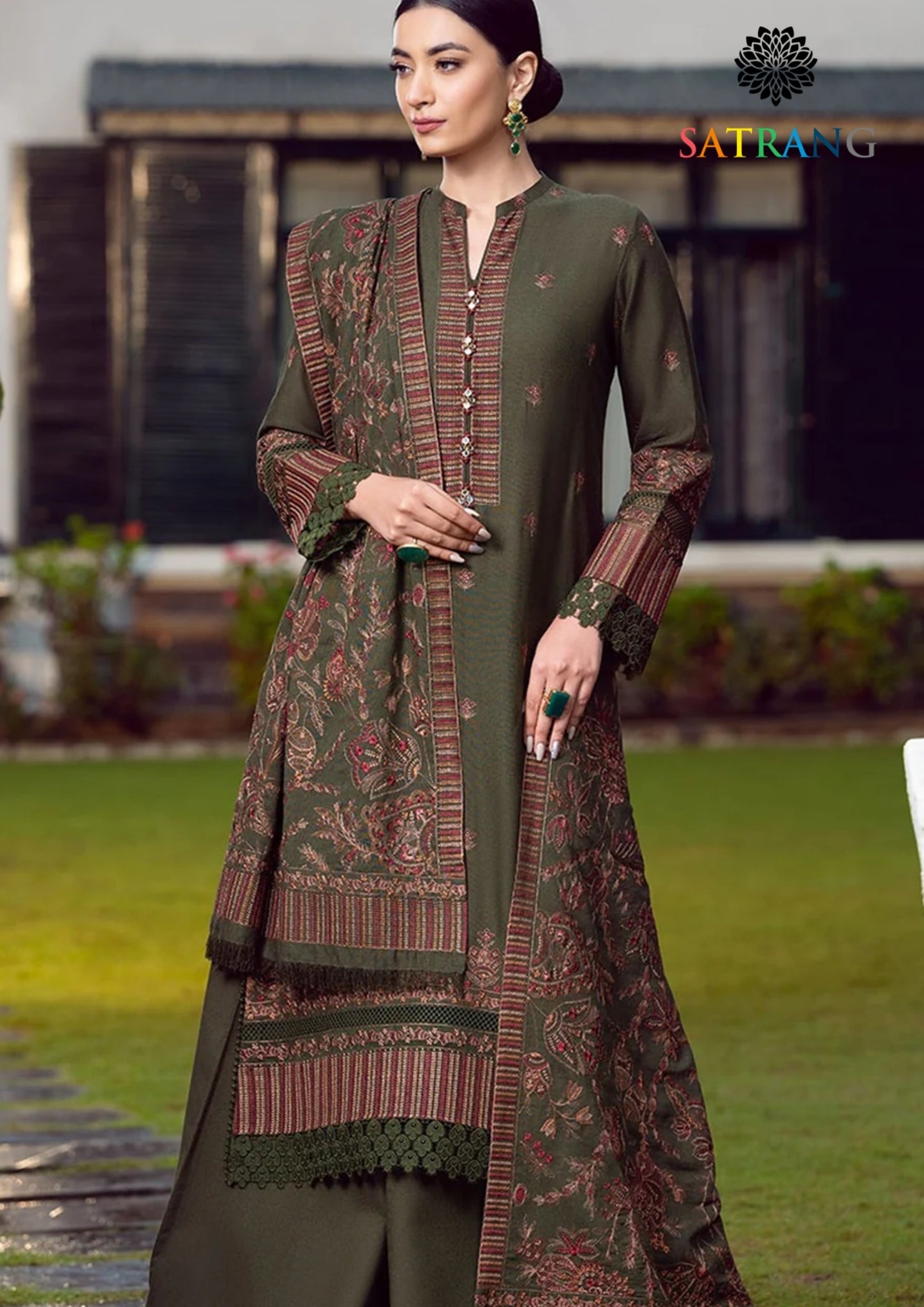 Winter Unstitched 3PCs Heavy Embroidered Dhanak Dress With Heavy Embroidered Dhanak Shawl SR-660