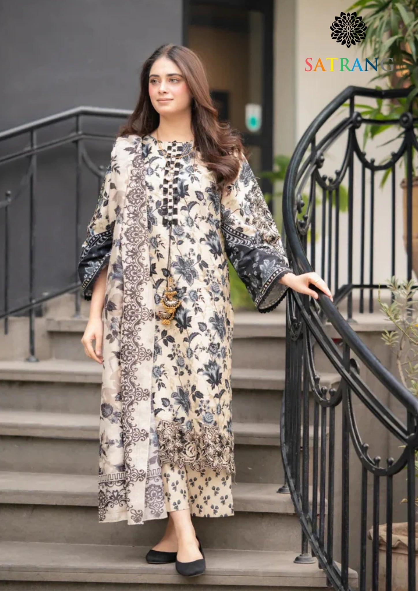Winter Unstitched 3PCs Digital Printed Karandi Dress With Digital Printed Karandi Shawl SR-681