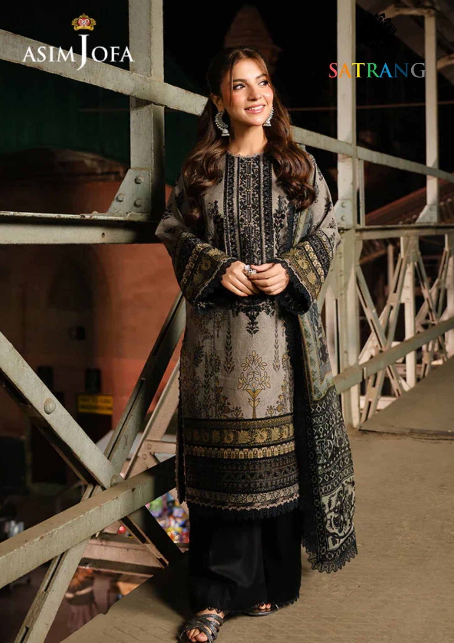 Winter Unstitched 3PCs Digital Printed Karandi Dress With Digital Printed Karandi Shawl SR-699