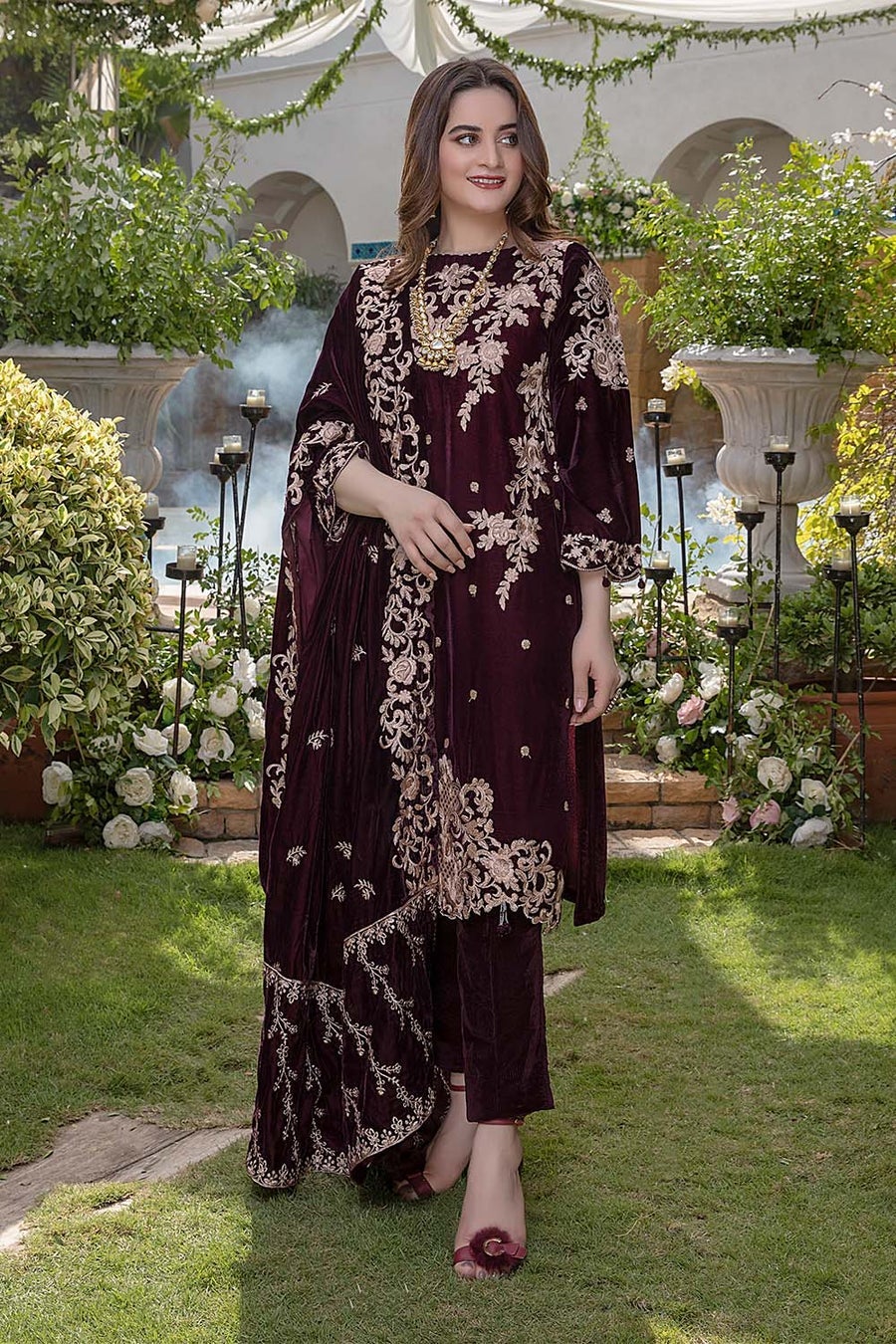 Winter Unstitched 3PCs Embroidered Velvet With Velvet Embroidered Shawl SR-605