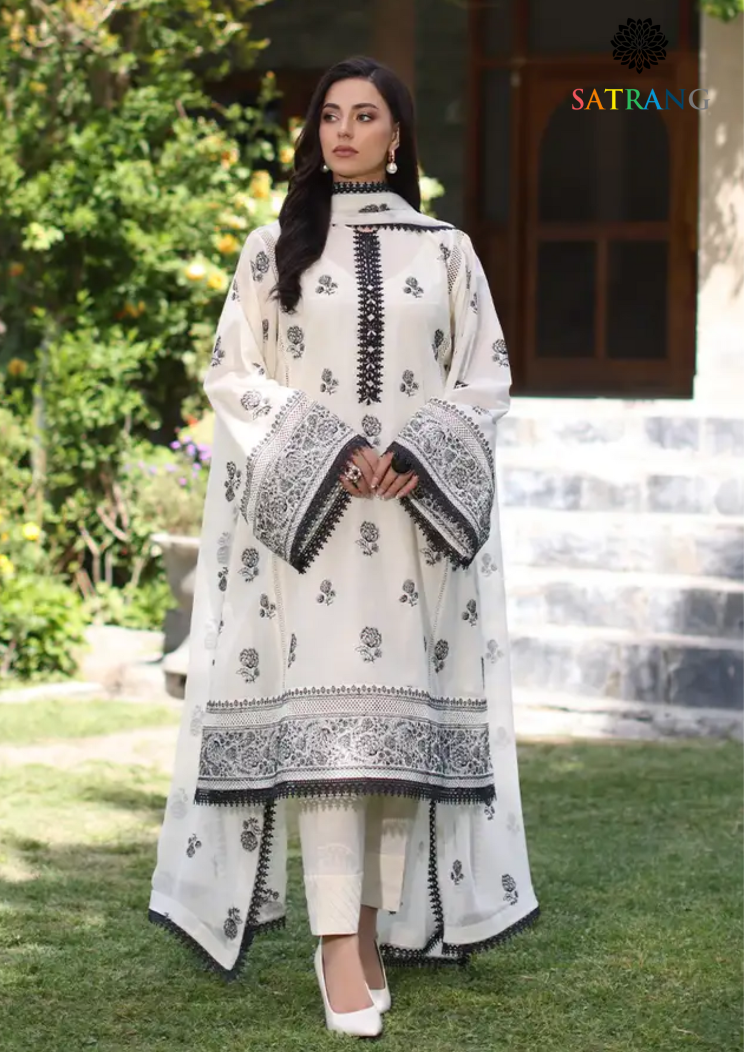 Summer Unstitched 3PCs Embroidered Lawn Dress With Embroidered Chiffon Dupatta SR-311