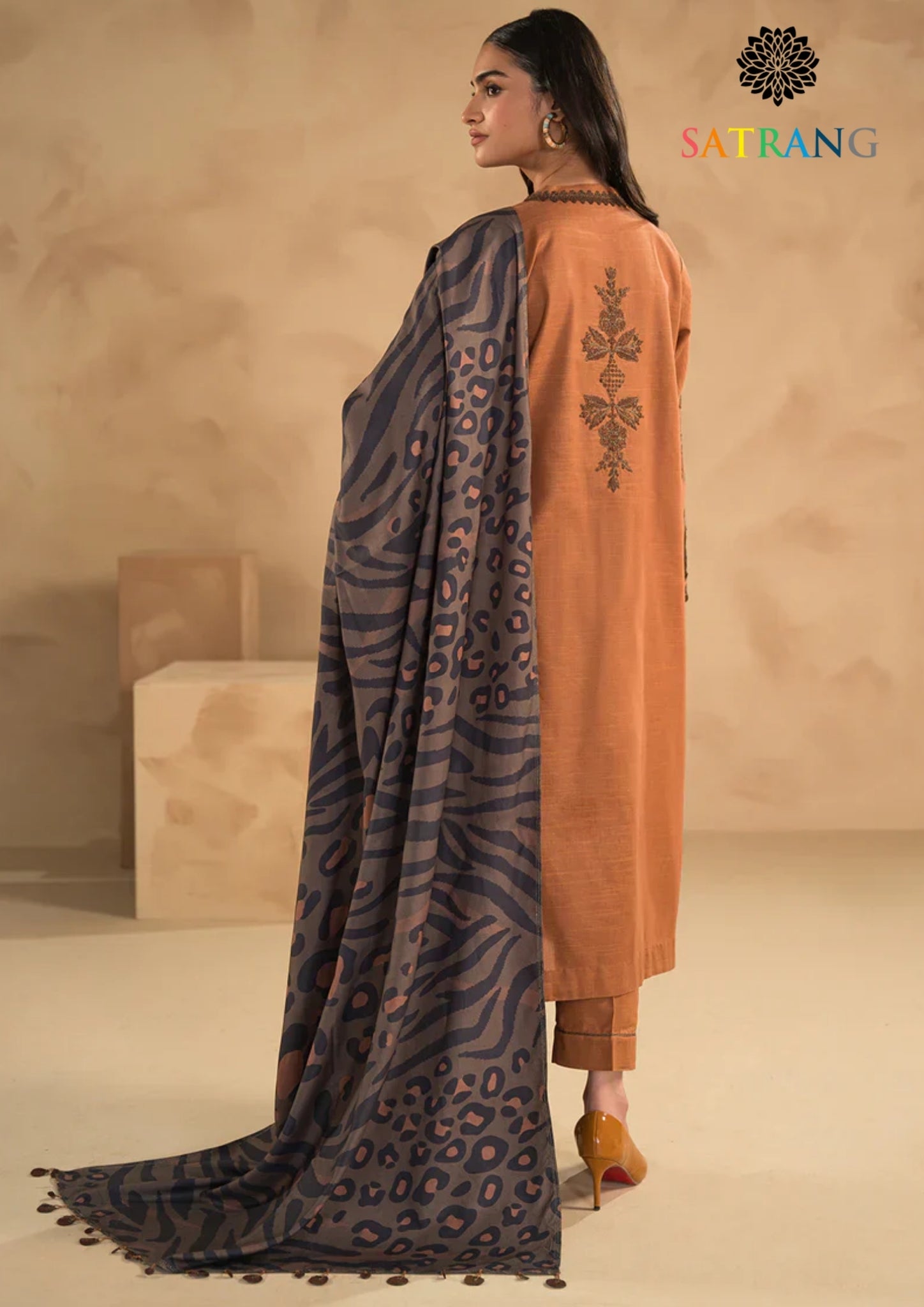 Winter Unstitched 3PCs Dhanak Embroidered Dress With Digital Printed Karandi Shawl SR-615