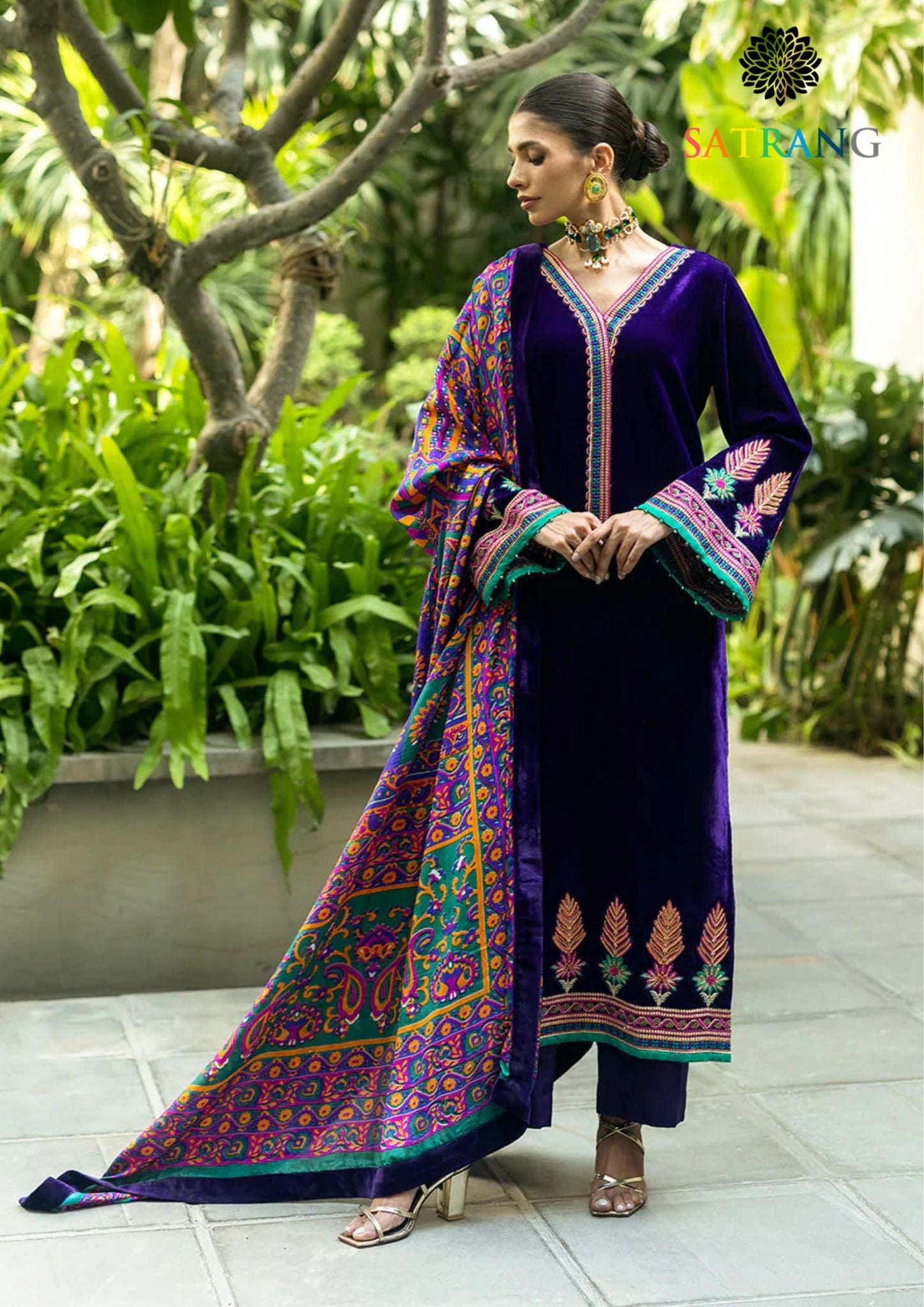 Winter Unstitched 3PCs Embroidered Velvet Dress With Digital Printed Karandi Shawl SR-621