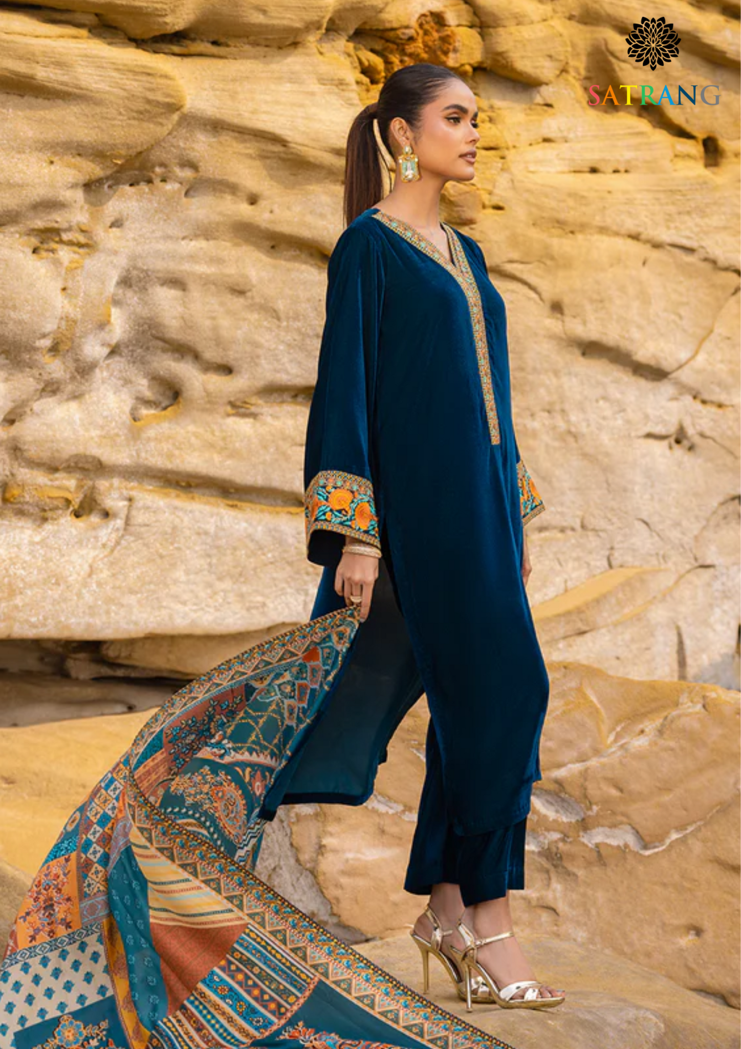 Winter Unstitched 3PCs Velvet Embroidered Dress With Digital Printed Karandi Shawl SR-526