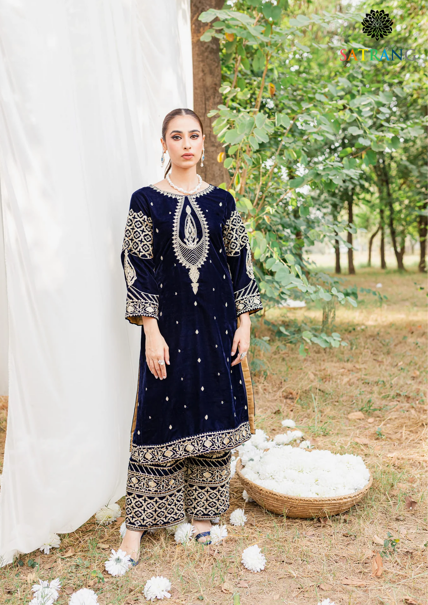 Winter Unstitched 3PCs Velvet Embroidered Dress With Velvet Embroidered Shawl SR-501